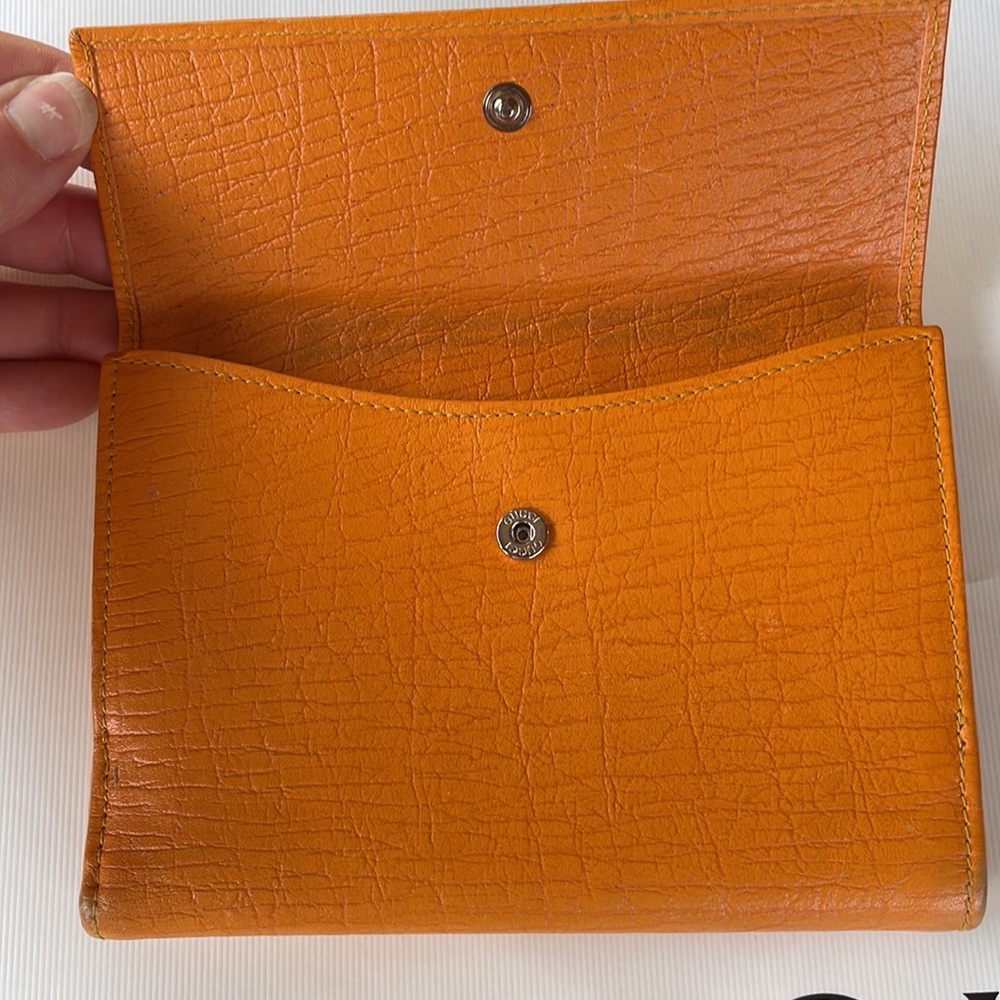 Vintage orange textured leather bi-fold wallet - Picture 11 of 16